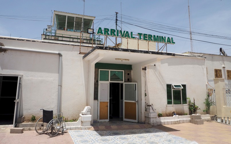 SOM-Hargeisa-airport-CCBYSA-Clay-Gilliland-flickr-26781577@N07-29482568932-8x5-edited