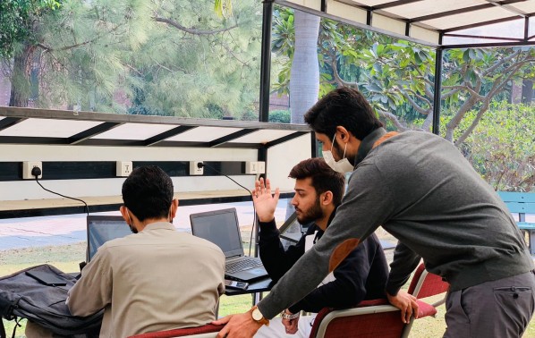 Data collection in Youhanabad. Jovairiah Batool for MIGNEX.