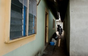 A narrow walkway in the village of Orimedu