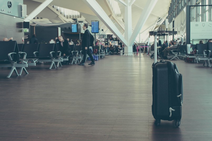 Unattended bag in airport